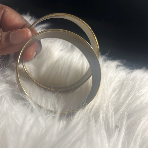 Vintage Mother of Pearl Elephant Bangle Bracelet Set Of 2 Size 2.5” - Picture 4 of 9